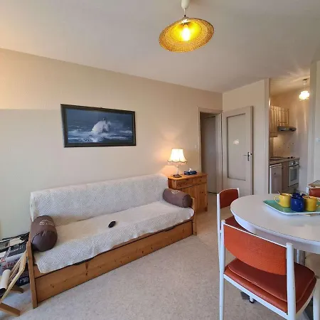 Apartmán 2 Pieces Avec Balcon Proche Et Commerces A - Fr-1-224c-21 *