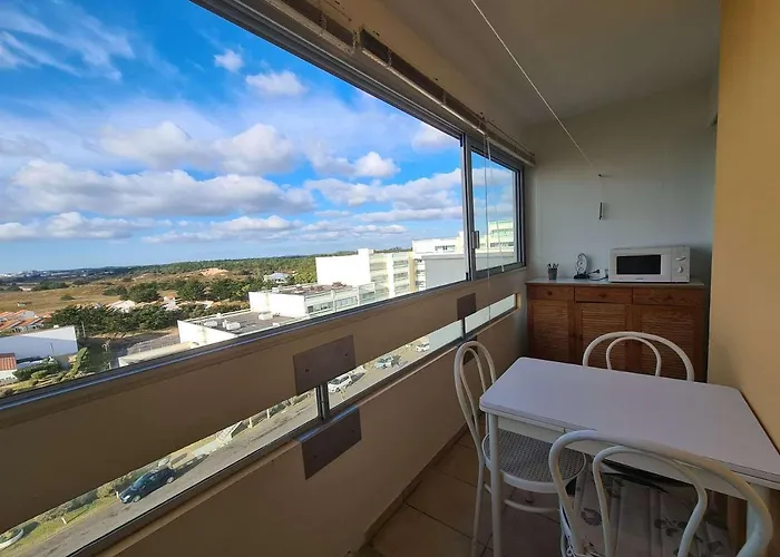 Appartamento 2 Pieces Avec Balcon Proche Et Commerces A - Fr-1-224c-21