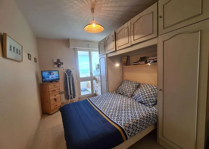 2 Pieces Avec Balcon Proche Et Commerces A - Fr-1-224c-21